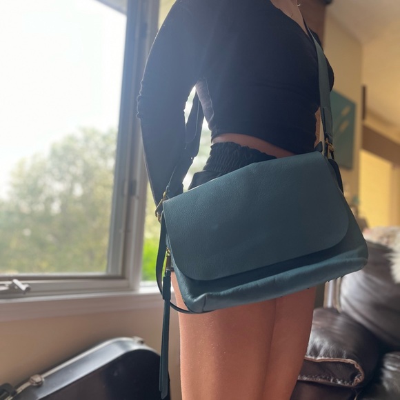 Designer purse lot - Picture 4 of 14